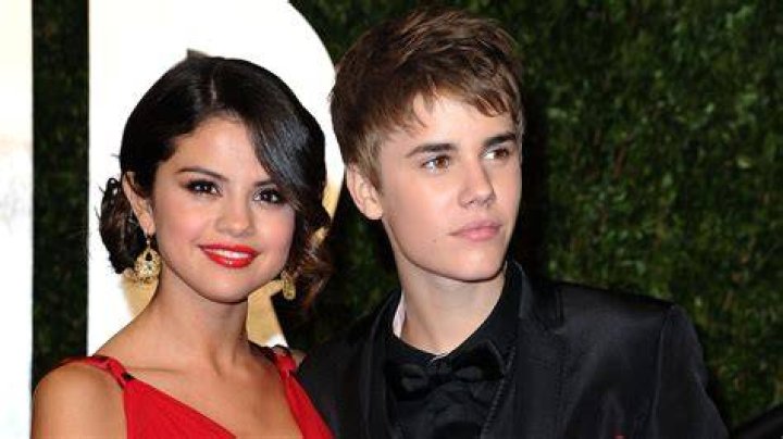 Justin Bieber: Is He Buying Selena Gomez Expensive Jewelry? — Pic
