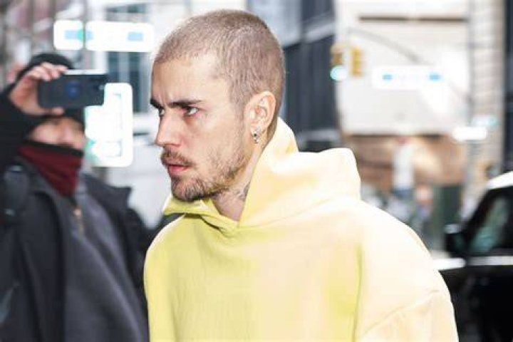 Justin Bieber Seen In 1st Photos Since Face Was Paralyzed Arriving In LA With Hailey: Photos