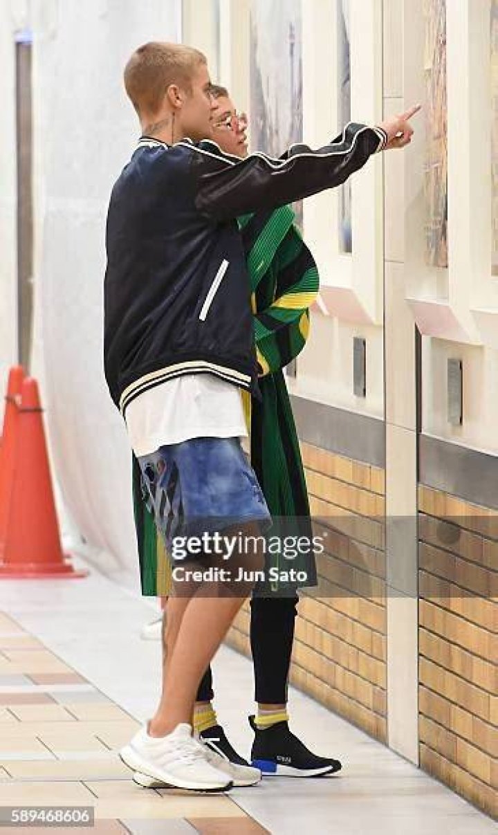 Justin Bieber Throws Arms Around Sofia Richie In Tokyo — See Pics