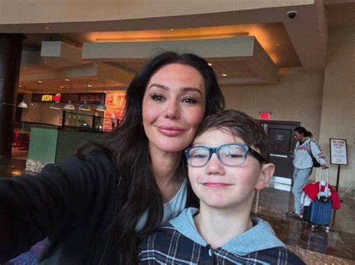 Jwoww Shares Video Of Son Reading Two Years After Autism Diagnosis – Hollywood Life