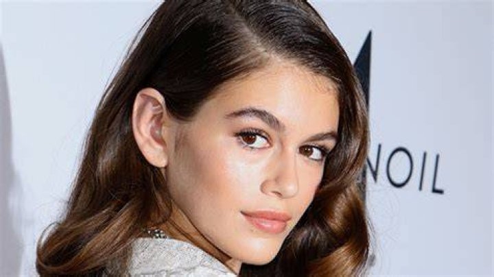 Kaia Gerber Goes Totally Makeup-Free Snuggling In Bed With One Of Her Foster Pups In Quarantine: Pic