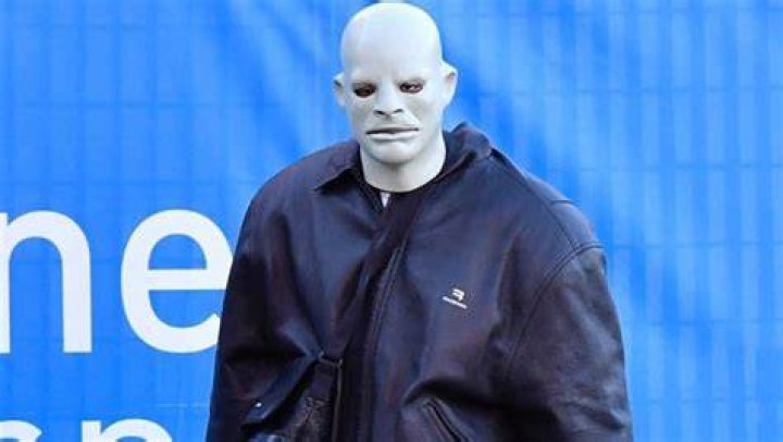 Kanye West Spotted Wearing Bizarre Face Mask In Italy: Photos – Hollywood Life