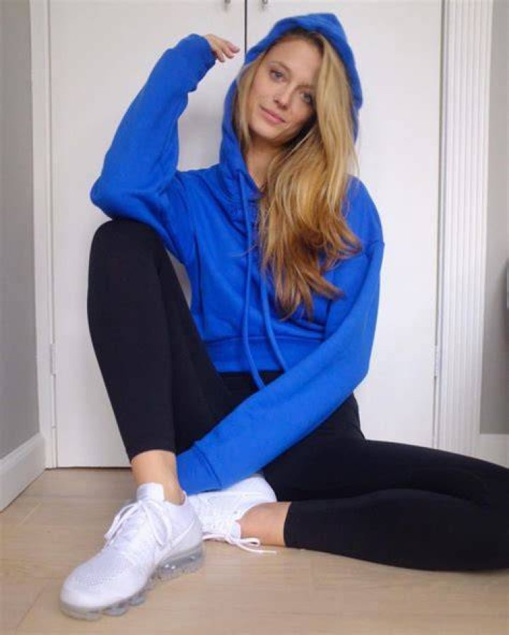 Kate Bock — Photos