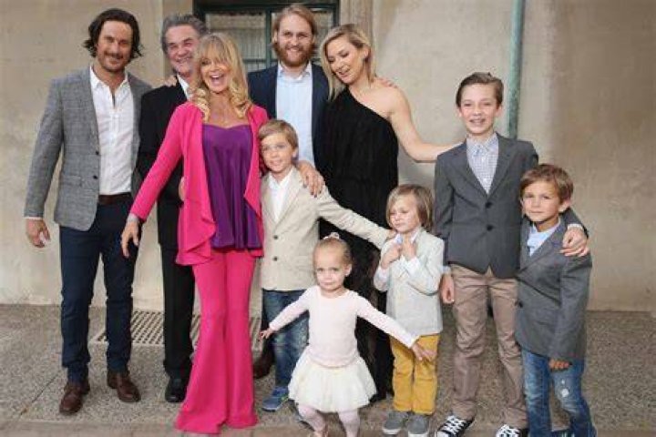 Kate Hudson’s Last Name — Will She Drop ‘Hudson’ After Feud With Dad? – Hollywood Life