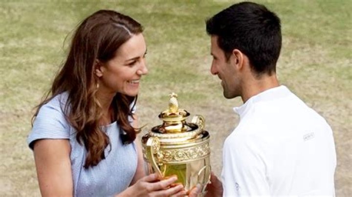 Kate Middleton Rocks White Skirt On Tennis Court With Roger Federer – Hollywood Life
