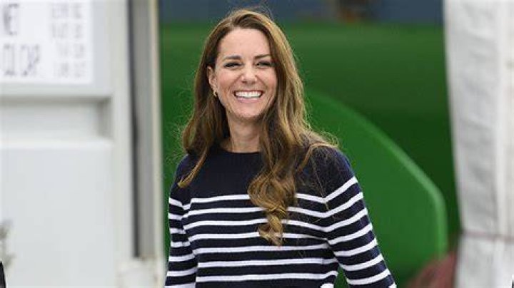 Kate Middleton Wears White Shorts While Supporting Sailing Race – Hollywood Life