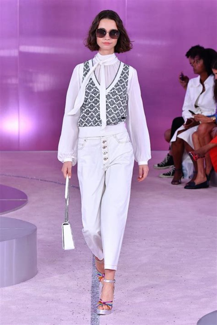 Kate Spade Spring/Summer 2019 Runway Show — Photos – Hollywood Life