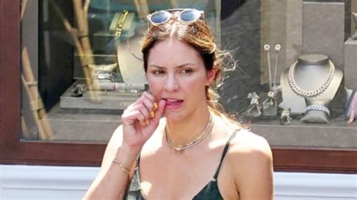 Katharine McPhee Rocks Workout Crop Top & Leggings On Boat Trip Through Capri: Photos
