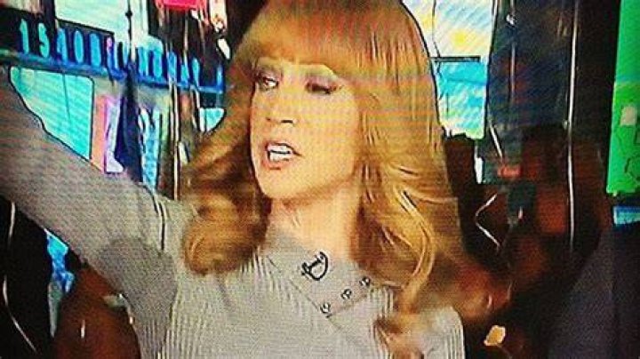 Kathy Griffin’s Pit Sweat Steals NYE Spotlight — Wardrobe Malfunction