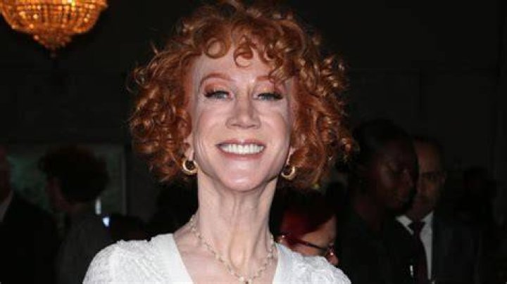 Kathy Griffin Tearfully Responds To Trolls Who Mock Her Curly Hair – Hollywood Life