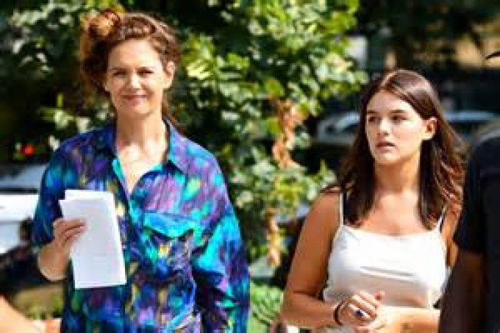 Katie Holmes, 41, & Daughter Suri, 14, Become DYI Tie-Dye Twins While At Home In Quarantine