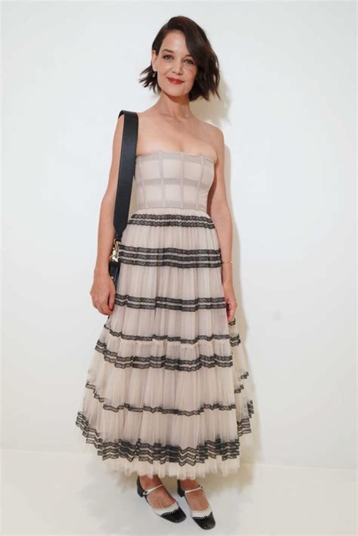 Katie Holmes Back & Better Than Ever — PICS
