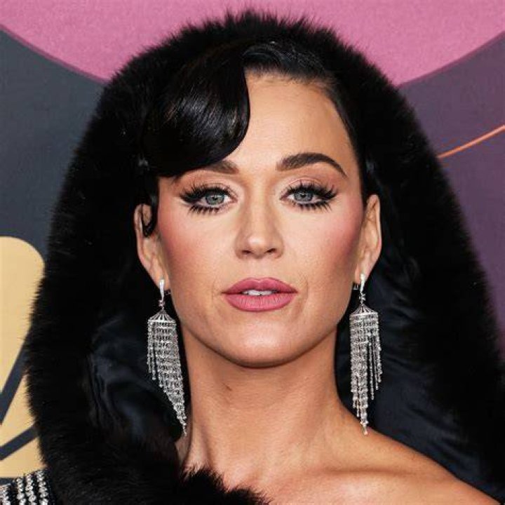 Katy Perry’s Hairstyles: See Her Different Looks Over The Years