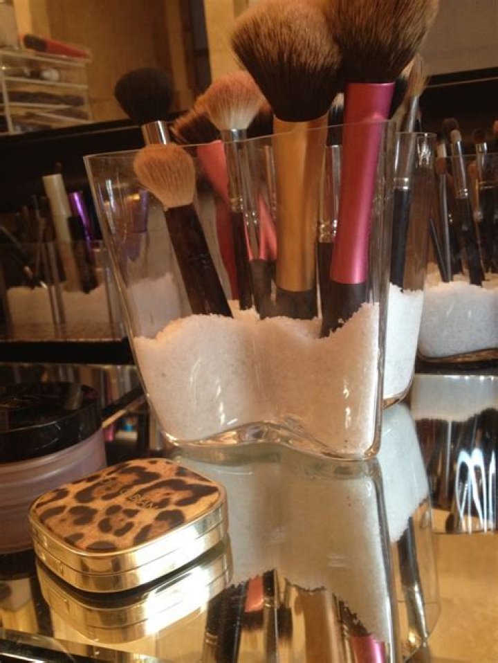 Keep Your Makeup Brushes Organized with Kate Bosworth’s Travel Case