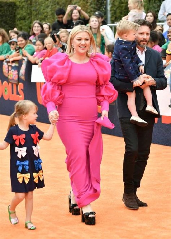 Kelly Clarkson Reveals She Spent Summer With Ex Brandon Blackstock & Kids After Brutal Divorce
