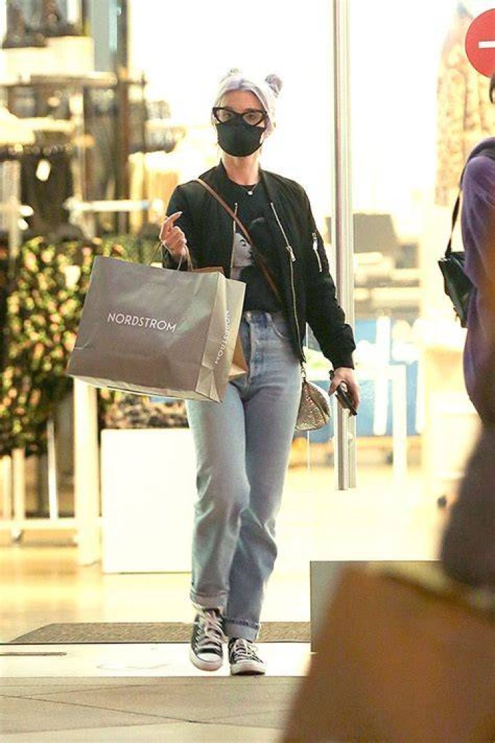 Kelly Osbourne Rocks High-Waisted Jeans For Shopping Trip At The Grove After 85 Lb. Weight Loss