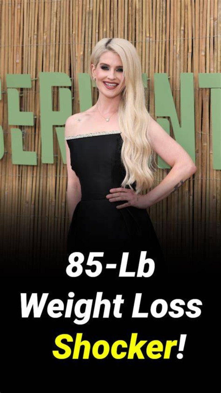 Kelly Osbourne Stuns In Sleek Blazer & Pants After Dropping 85 Lbs. — New Pic