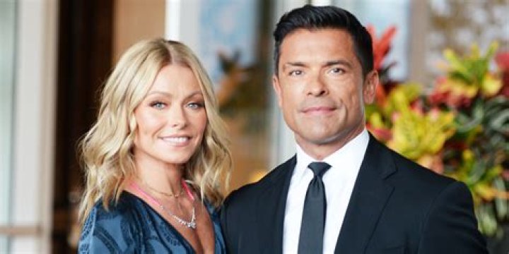 Kelly Ripa Gushes Over Her Husband Of 24 Years, Mark Consuelos, After His Sexy Haircut: ‘DADDY’
