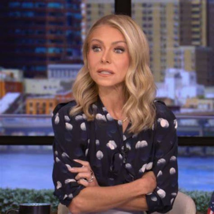 Kelly Ripa Inspires Viewers With Uplifting Message On The Jersey 4 Jersey Benefit Show: ‘We Got This’