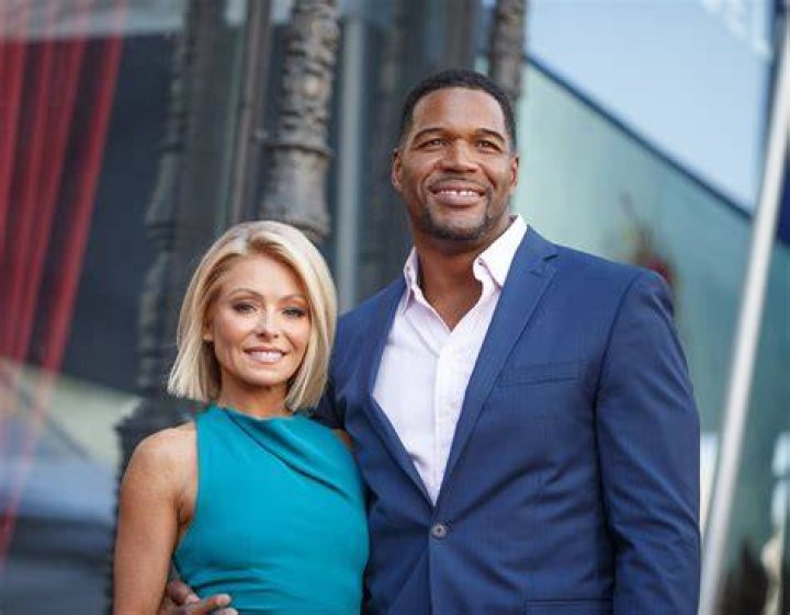 Kelly Ripa & Michael Strahan — PICS
