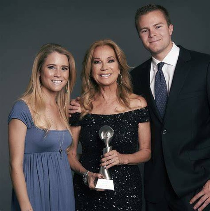 Kelly Ripa Responds To Kathie Lee Gifford Dissing Her Book – Hollywood Life