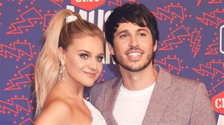 Kelsea Ballerini’s ‘Penthouse’ Is About Morgan Evans Getting ‘Half’ – Hollywood Life