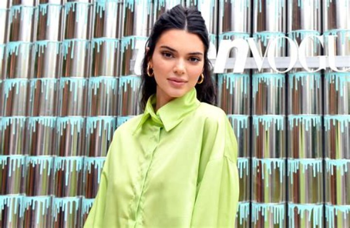 Kendall Jenner Does The Bottle Cap Challenge On A Jet Ski — Watch – Hollywood Life