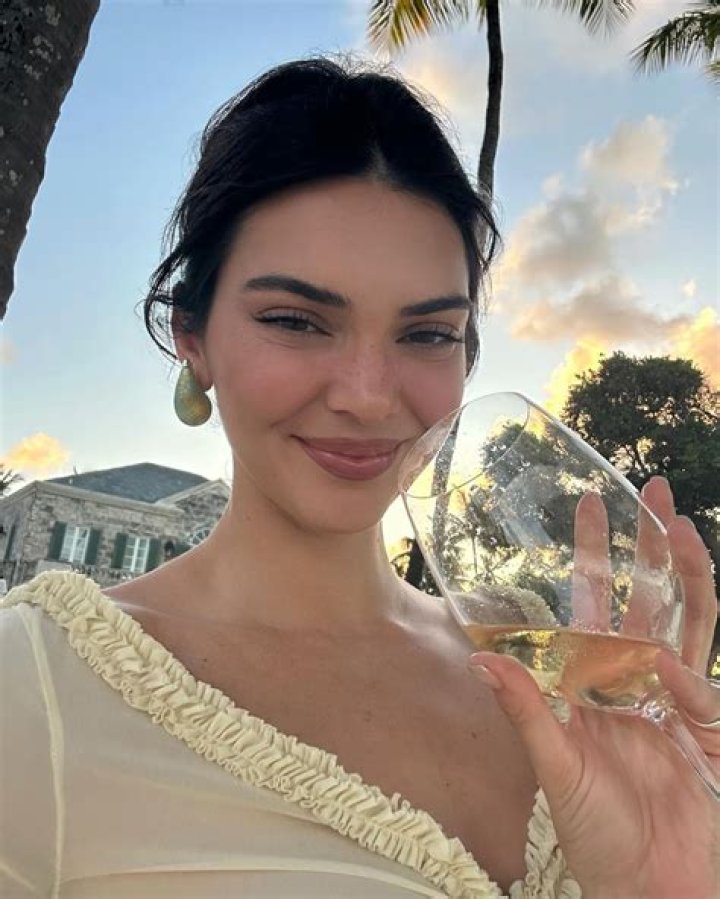 Kendall Jenner Gears Up For Summer By Reminiscing On Sexy Throwback Bikini Shoot