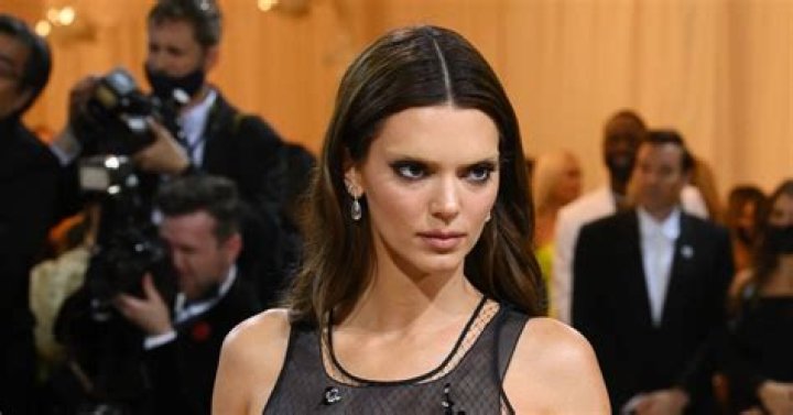 Kendall Jenner Peed In An Ice Bucket Amidst ‘Panic Attack’ On The Way To Met Gala
