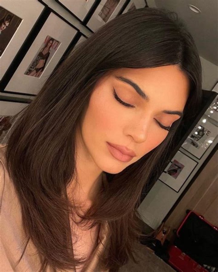 Kendall Jenner’s Smokey Eyes & Big Curls For ‘Allure’: Get The Look