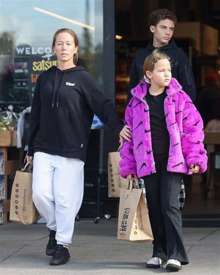Kendra Wilkinson Says Her Divorce From Hank Baskett Led To Depression – Hollywood Life