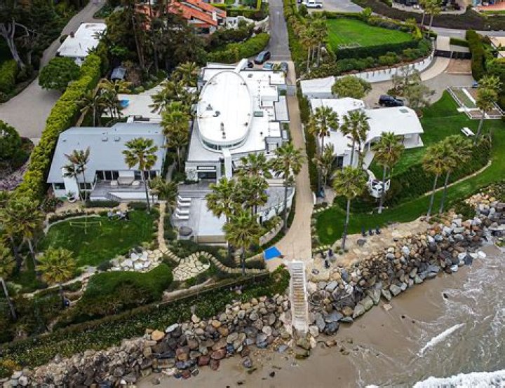 Kevin Costner’s Estranged Wife Ordered To Vacate His $145M Mansion By The End Of The Month