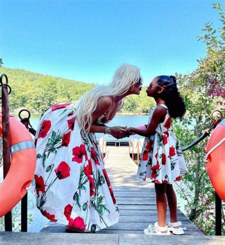 Khloe Kardashian & Daughter True, 2, Twin In Matching $525 Burberry Swimsuits: ‘Vacation Vibes’ — Pics