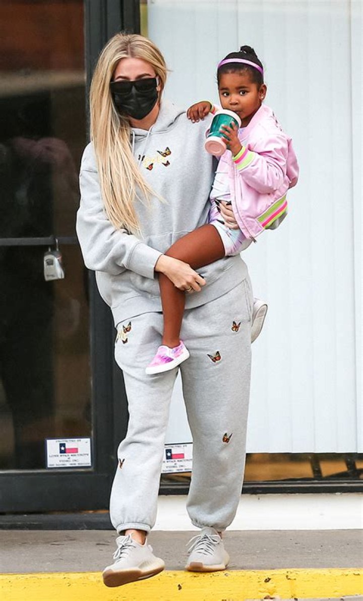 Khloe Kardashian Shows Off Her Son In A Dalmatian Onesie: Video – Hollywood Life