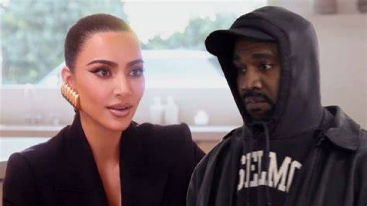 Khloe & Kourtney Kardashian’s Relationships — Pics