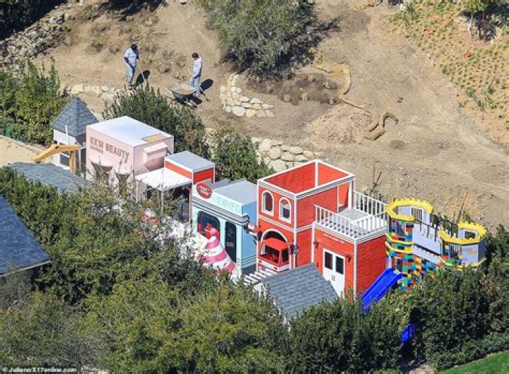Kim Kardashian Builds ‘Lil Hidden Hills’ For Her Kids In Backyard: Pic – Hollywood Life
