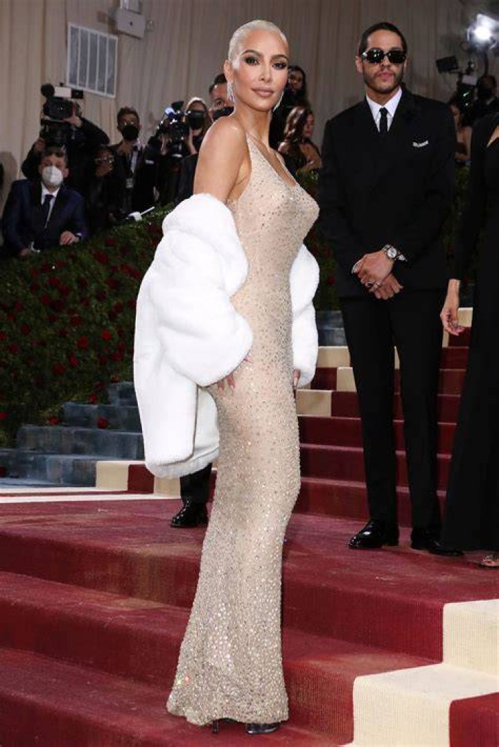Kim Kardashian Enjoys Pizza & Donuts After The Met Gala 2022 – Hollywood Life