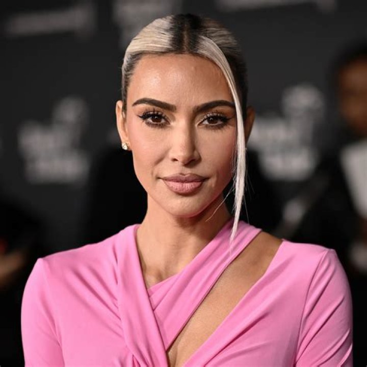 Kim Kardashian Gets Hair Makeover With New Honey Blonde Locks – Hollywood Life