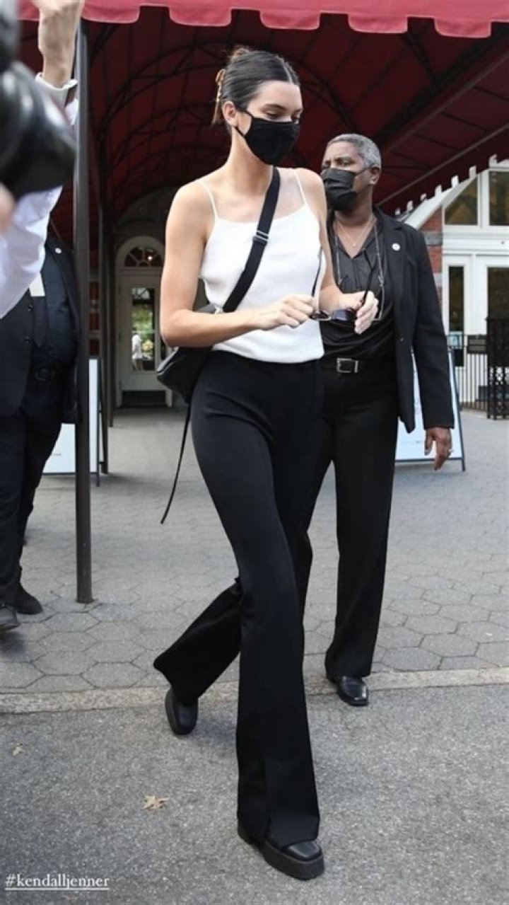 Kim Kardashian & Kendall Jenner Stun in Plunging Black Dresses in Sweet Sister Photo: ‘Always Got Ur Back’