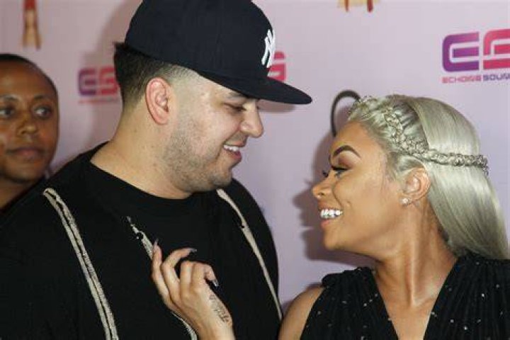 Kim Kardashian Looks Uncomfortable When Rob/Chyna Potential Juror Admits He Watched Her Sex Tape
