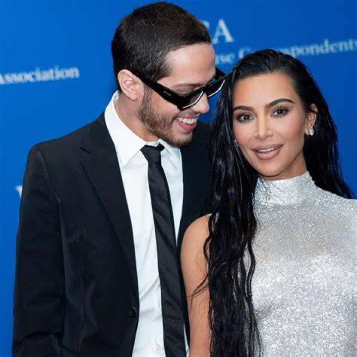 Kim Kardashian & Pete Davidson ‘Planning’ A Romantic ‘Rendezvous’ For After Paris Hilton’s Wedding