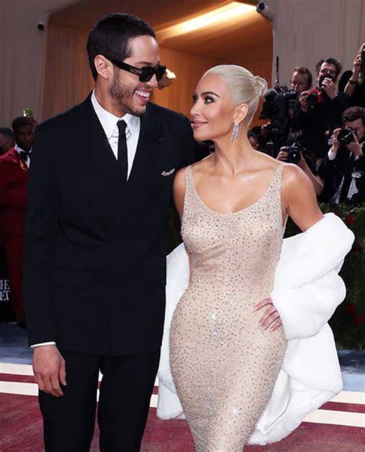Kim Kardashian & Pete Davidson ‘Went Snorkeling’ & Cooked Together In Tahiti: Details Revealed