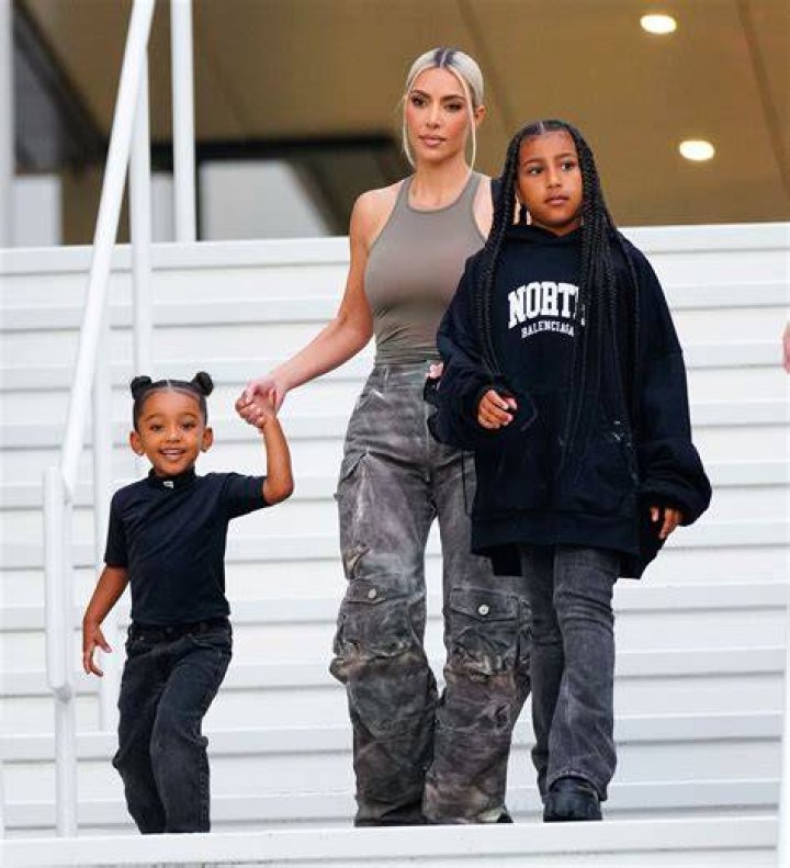 Kim Kardashian’s Army Pants & Crop Top In NYC — Hot Or Not? – Hollywood Life