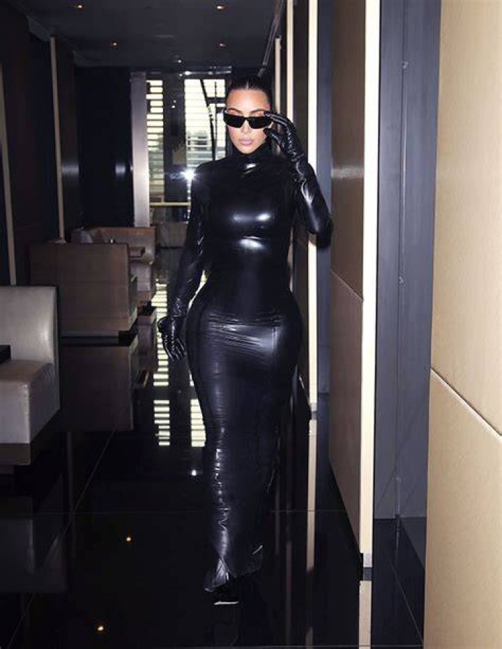 Kim Kardashian’s Skintight Leather Dress In Milan – Photos – Hollywood Life