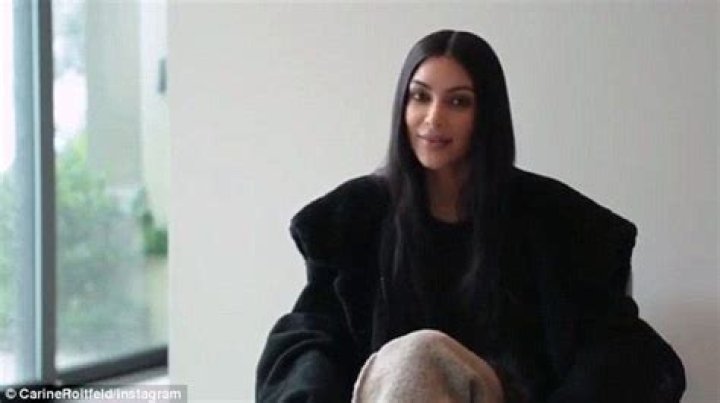 Kim Kardashian Seductively Makes a Salad & You’ll Never Laugh Harder Watching Her