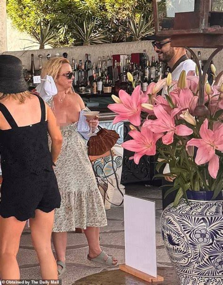Kim Kardashian Suffers Near Nip Slip In Low-Cut Shirt — See Her Wardrobe Malfunction – Hollywood Life