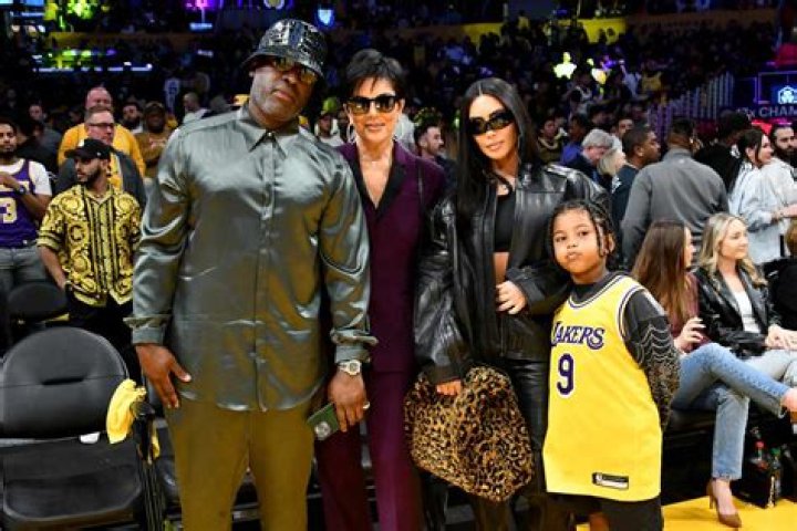 Kim Kardashian Watches Tristan Thompson While Courtside At Lakers Game – Hollywood Life