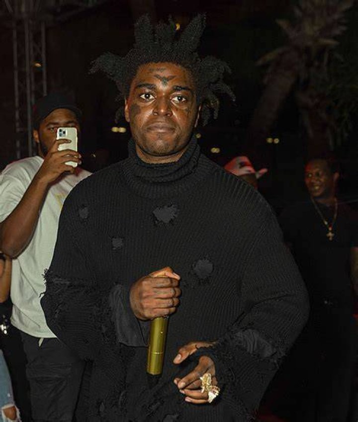 Kodak Black Leaves Hospital Using Walker After Getting Shot In The Leg – Hollywood Life