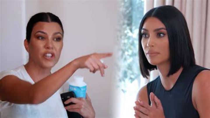Kourtney Cries & Calls Kim ‘Fat’ After Vicious Fight – Hollywood Life