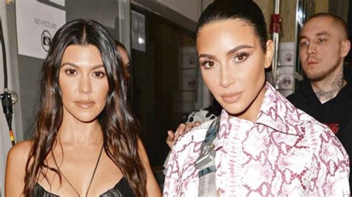 Kourtney Kardashian Cries Over Kim’s Dolce & Gabbana Show – Hollywood Life